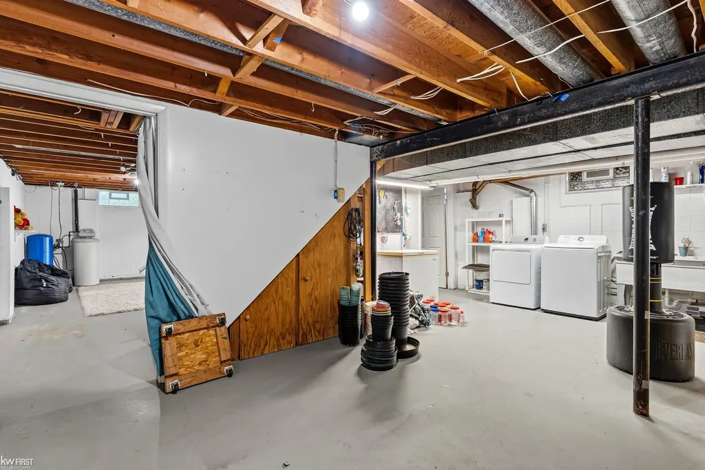 4216 Lahring Road Fenton Charter Township MI 48451