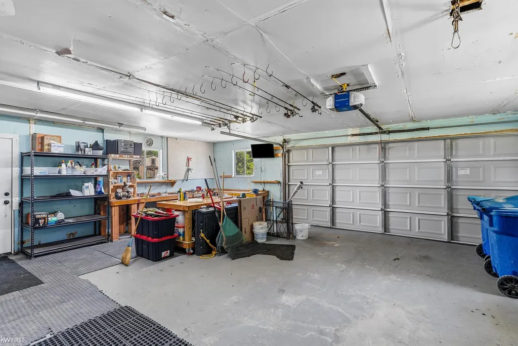 4216 Lahring Road Fenton Charter Township MI 48451