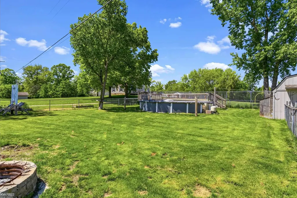 4216 Lahring Road Fenton Charter Township MI 48451