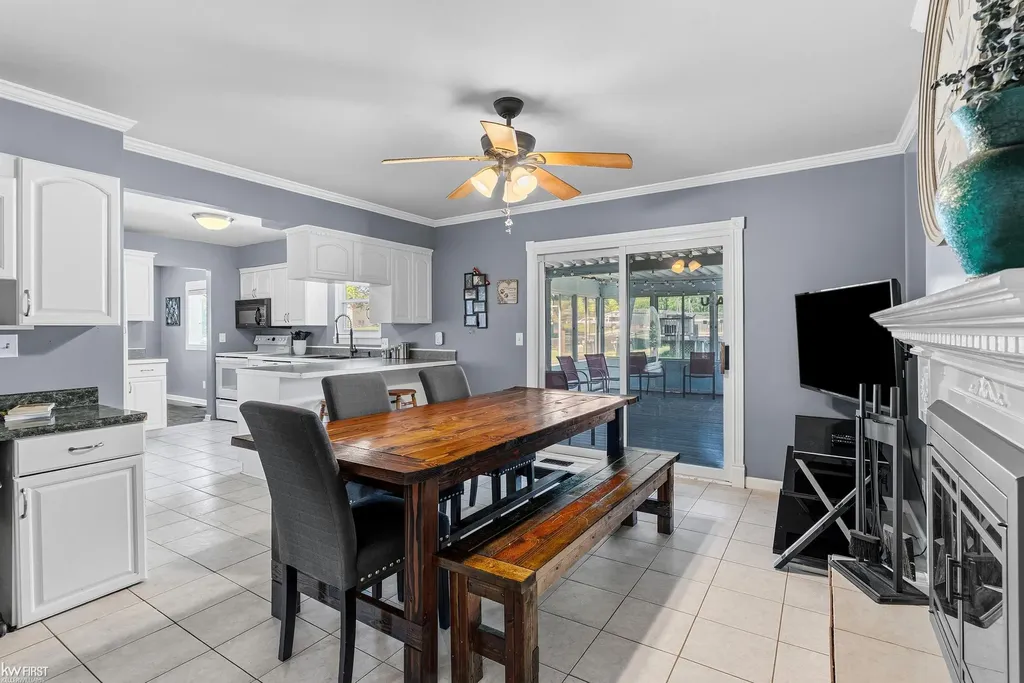 4216 Lahring Road Fenton Charter Township MI 48451