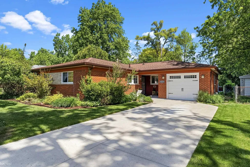 30068 Astor Street Farmington Hills City MI 48334