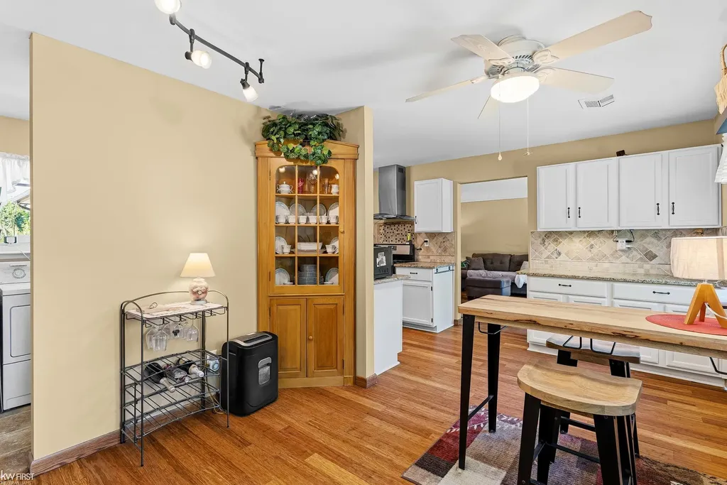 30068 Astor Street Farmington Hills City MI 48334