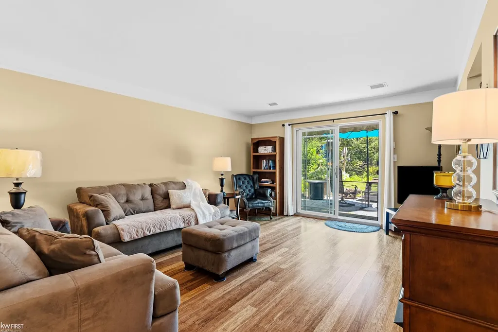 30068 Astor Street Farmington Hills City MI 48334