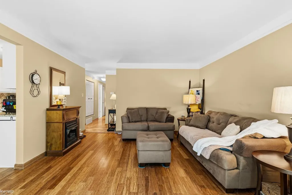 30068 Astor Street Farmington Hills City MI 48334