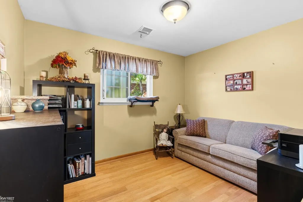 30068 Astor Street Farmington Hills City MI 48334