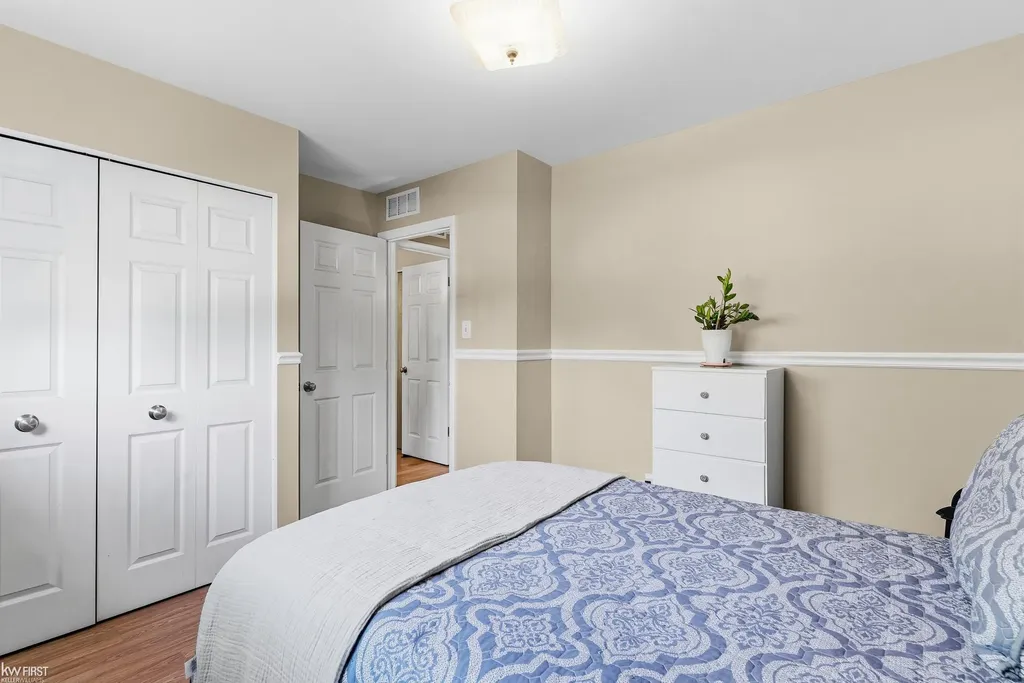 30068 Astor Street Farmington Hills City MI 48334