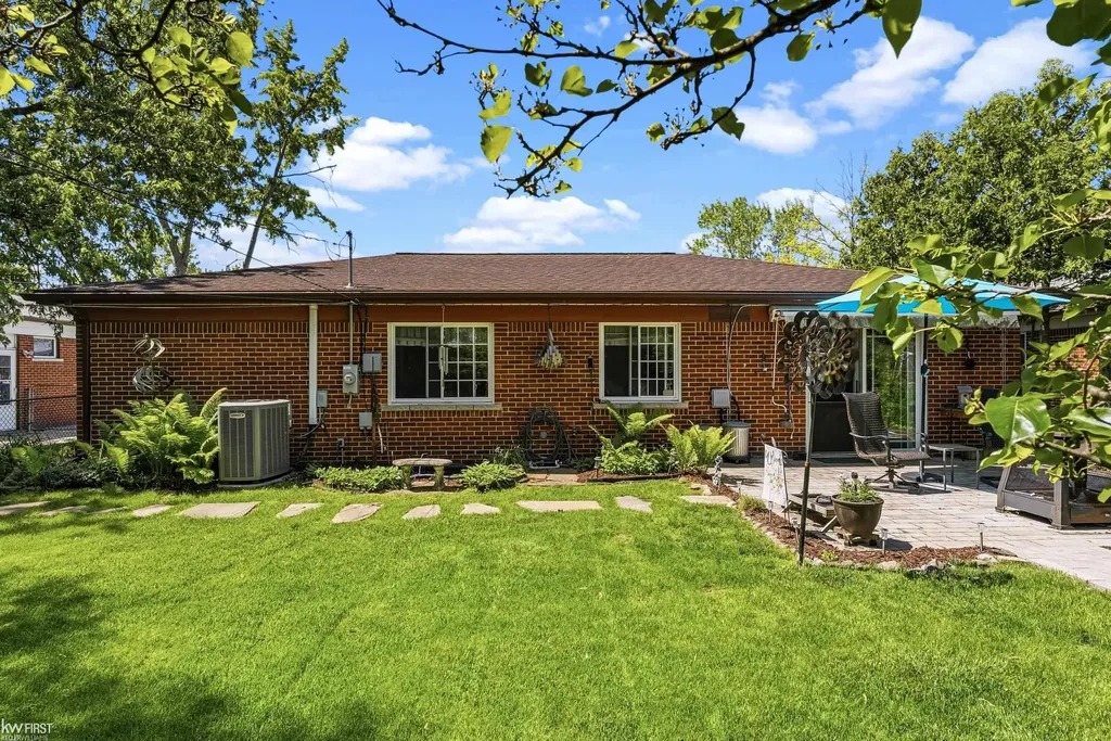 30068 Astor Street Farmington Hills City MI 48334