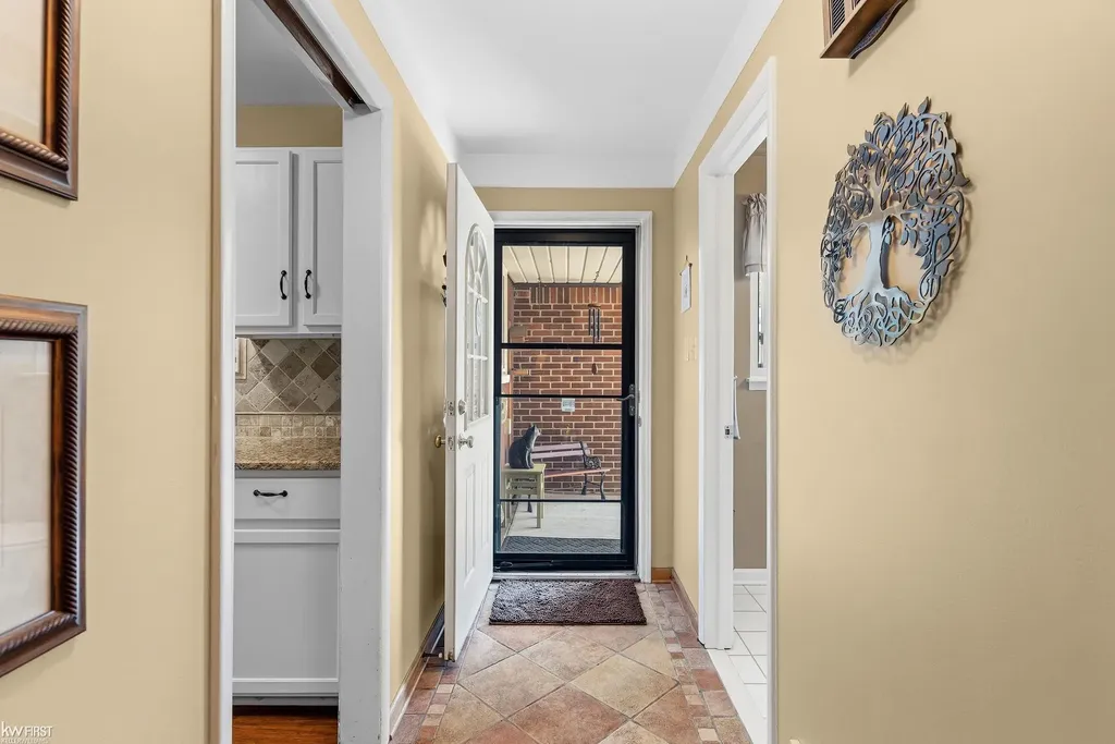 30068 Astor Street Farmington Hills City MI 48334