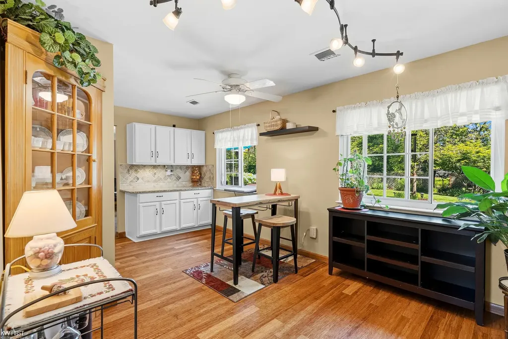 30068 Astor Street Farmington Hills City MI 48334