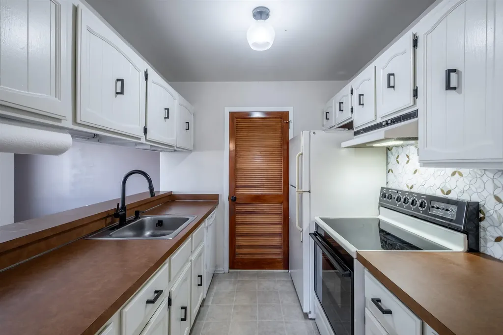 8307 Camelot Court Genesee Charter Township MI 48458