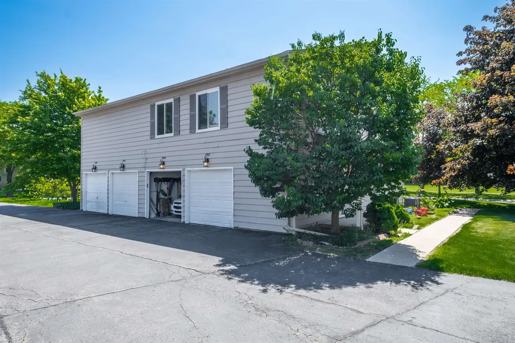 8307 Camelot Court Genesee Charter Township MI 48458