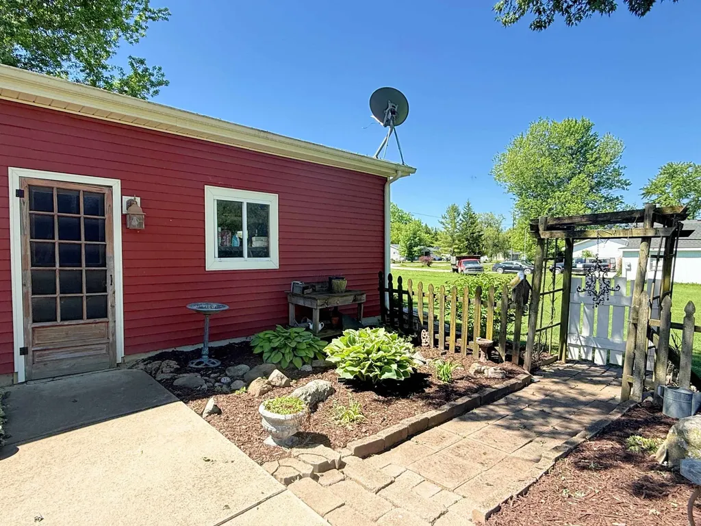 2083 Carrier Drive Genesee Charter Township MI 48458