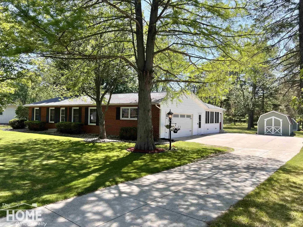 1029 Center Street Owosso City MI 48867