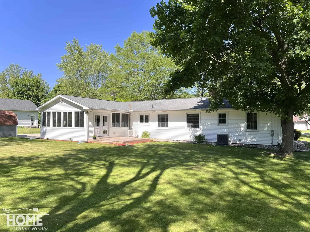 1029 Center Street Owosso City MI 48867