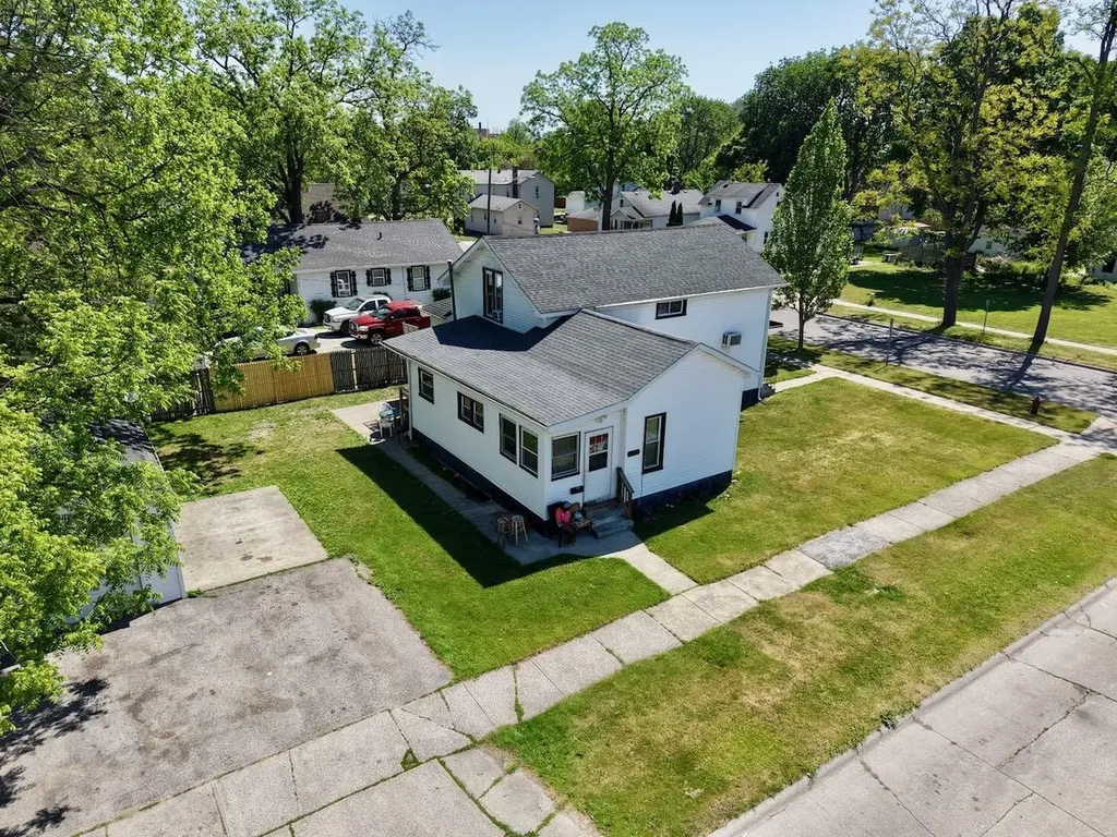 1404 Monroe Street Saginaw City MI 48602