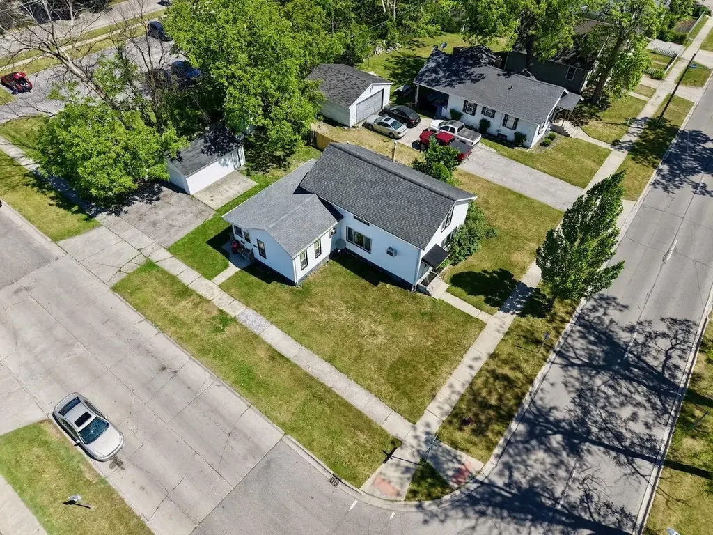 1404 Monroe Street Saginaw City MI 48602