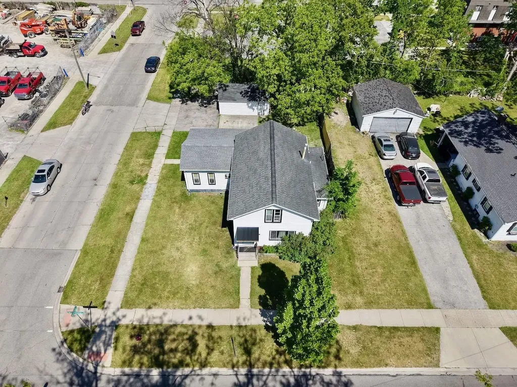 1404 Monroe Street Saginaw City MI 48602