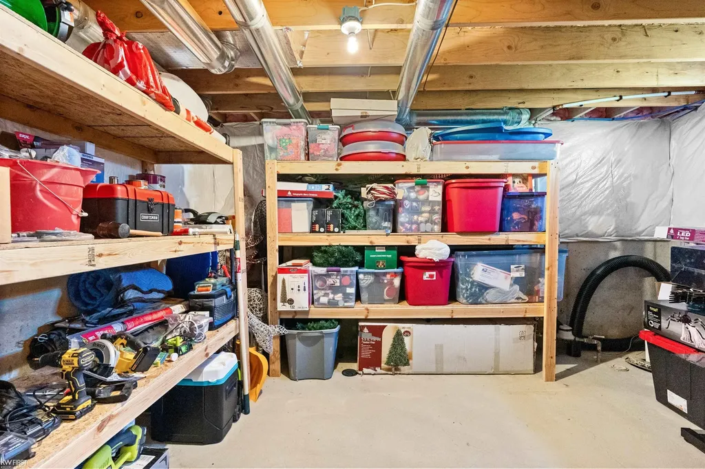 8101 Peninsula Circle Mundy Township MI 48439