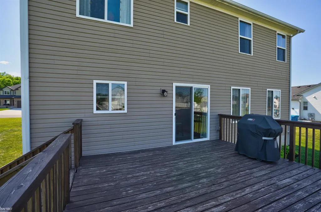 8101 Peninsula Circle Mundy Township MI 48439