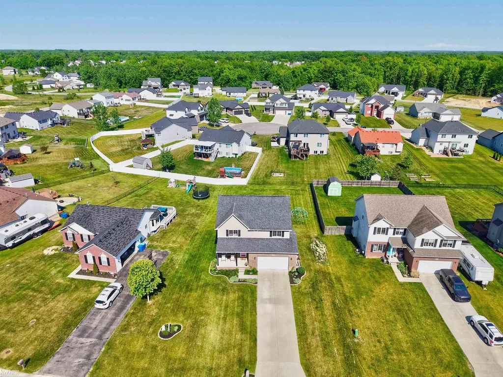 8101 Peninsula Circle Mundy Township MI 48439