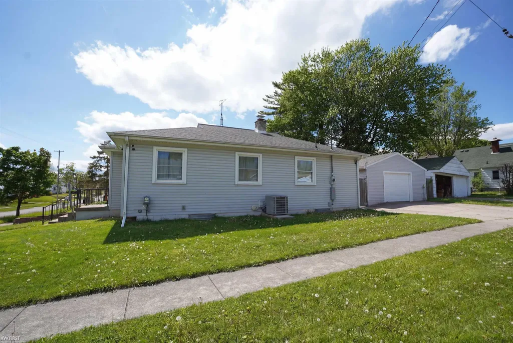 3102 Yale Street Flint City MI 48503