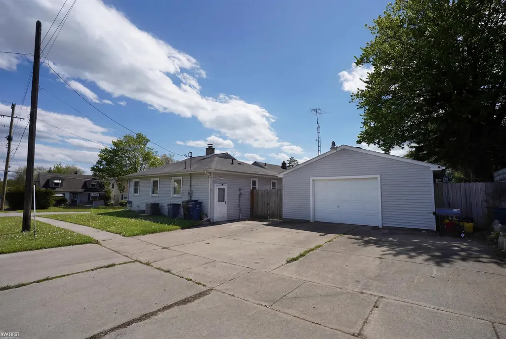 3102 Yale Street Flint City MI 48503