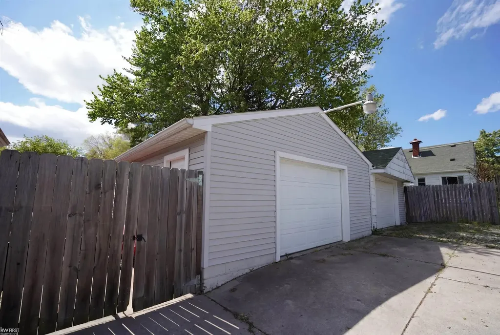 3102 Yale Street Flint City MI 48503