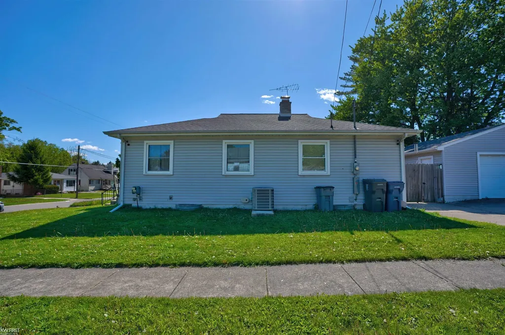 3102 Yale Street Flint City MI 48503