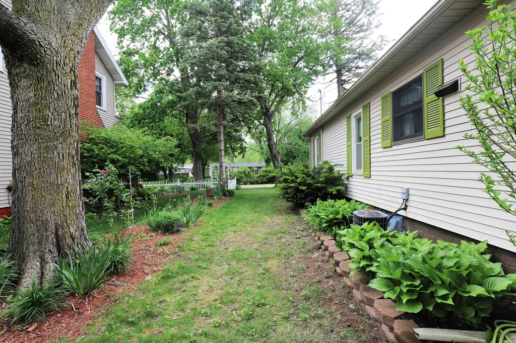 9409 Butternut Street New Lothrop Village MI 48460