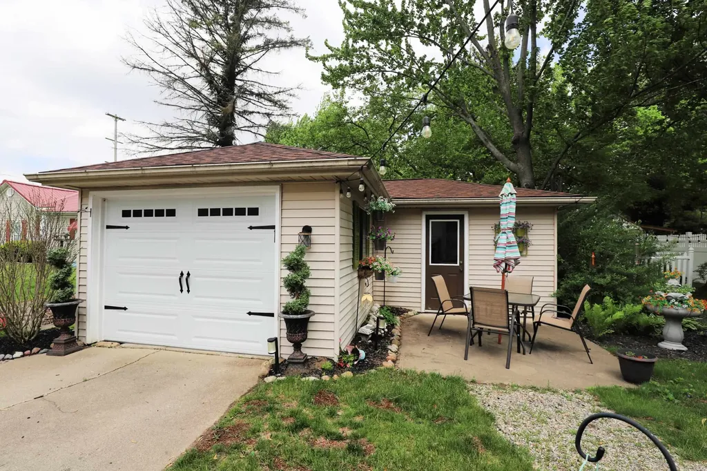 9409 Butternut Street New Lothrop Village MI 48460