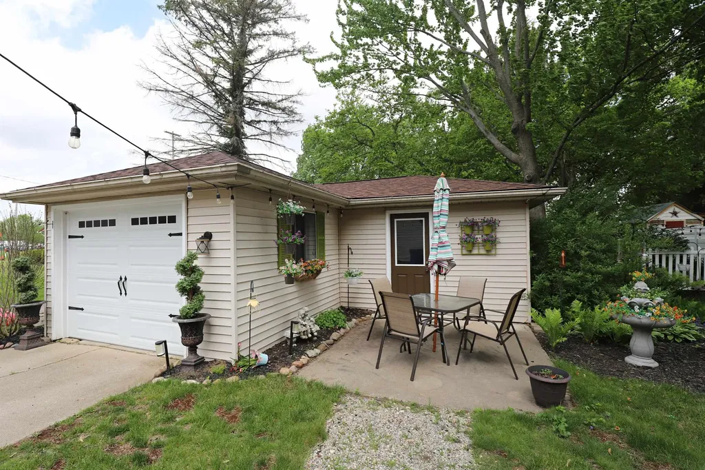 9409 Butternut Street New Lothrop Village MI 48460
