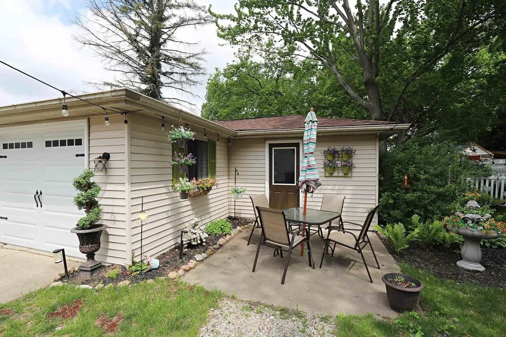 9409 Butternut Street New Lothrop Village MI 48460