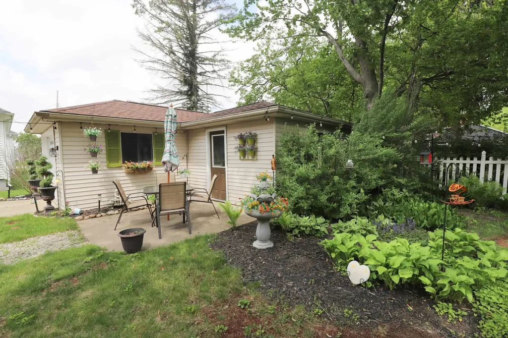 9409 Butternut Street New Lothrop Village MI 48460