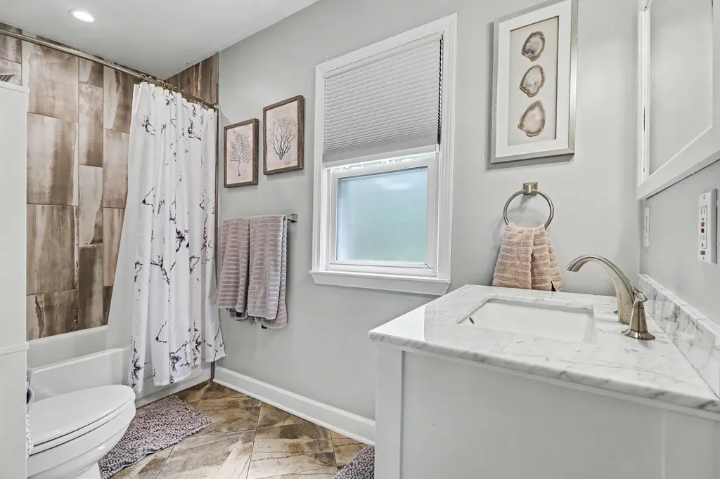 88 Hill Circle Drive Waterford Charter Township MI 48328