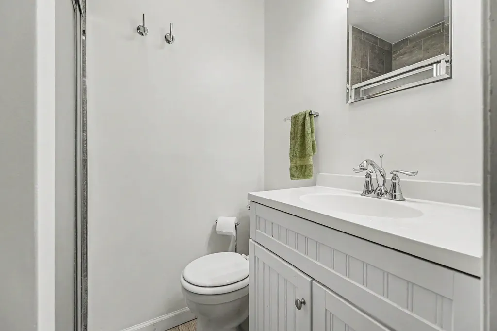 88 Hill Circle Drive Waterford Charter Township MI 48328