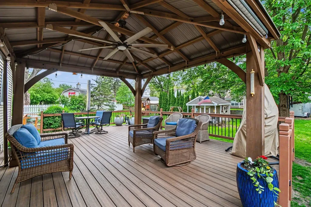 88 Hill Circle Drive Waterford Charter Township MI 48328