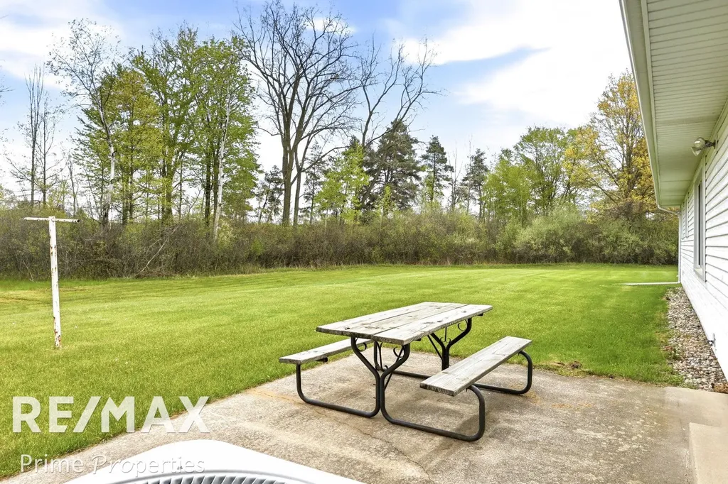4301 Curtis Road Bridgeport Charter Township MI 48415