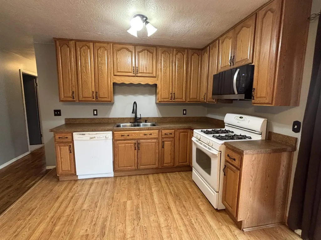 2222 Nebraska Avenue Bridgeport Charter Township MI 48601