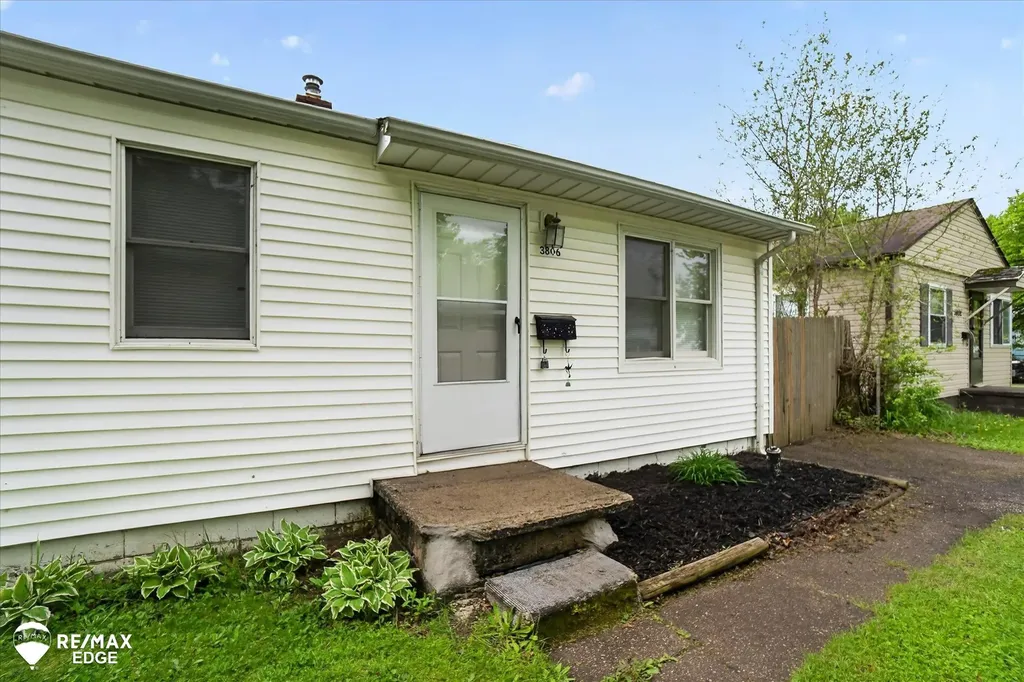 3806 Pitkin Avenue Flint City MI 48506