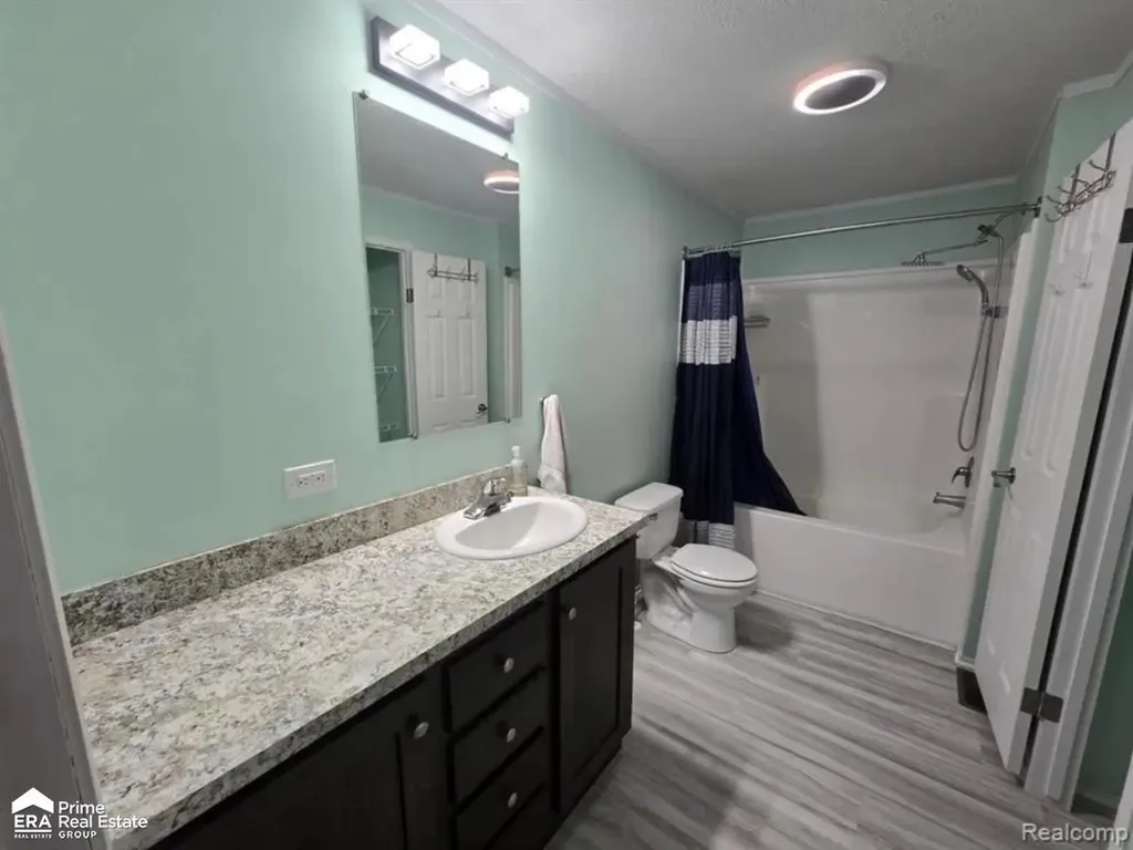 4101 S Sheridan Road Lennon Village MI 48449