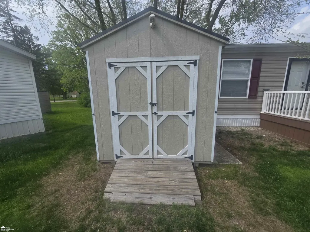 4101 S Sheridan Road Lennon Village MI 48449