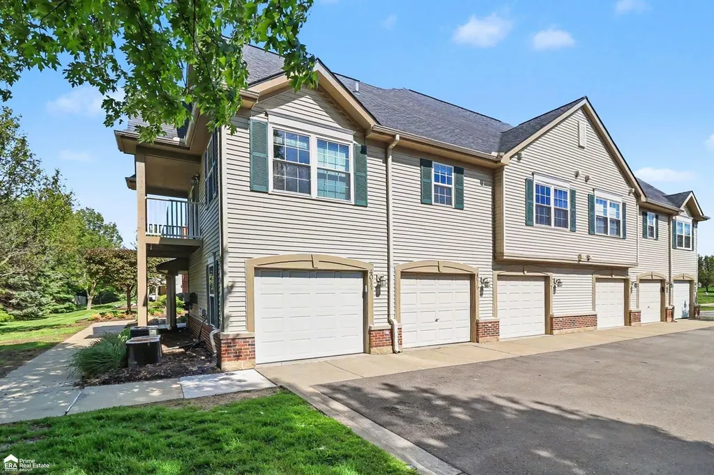 4011 Hampton Ridge Boulevard Genoa Township MI 48843