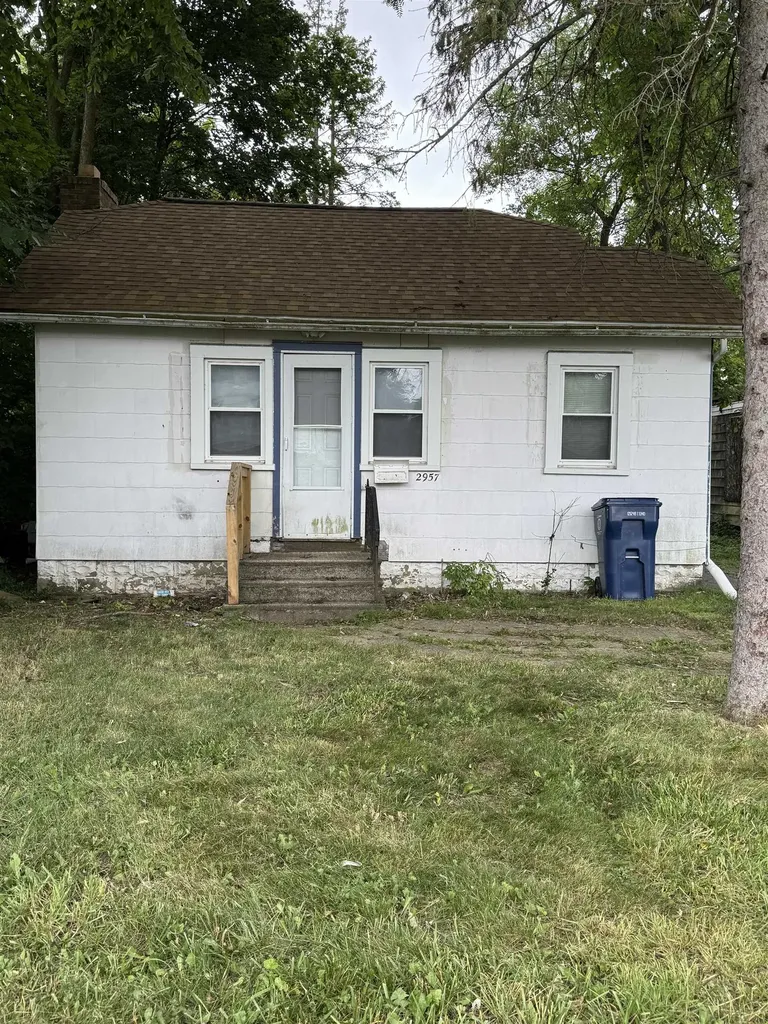2957 Mackin Road Flint City MI 48504