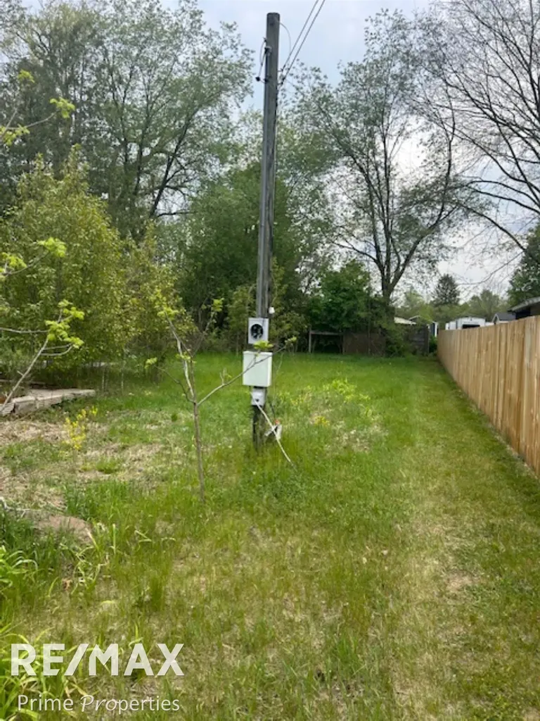 418 Locust Street Howard City Village MI 49329