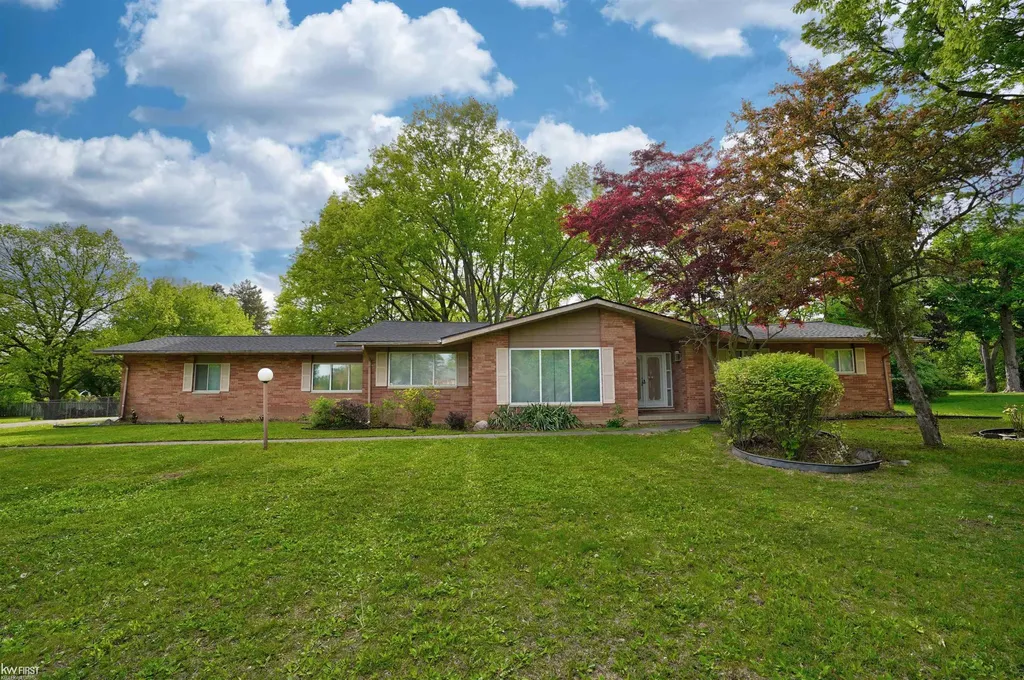 5531 Sugar Bush Lane Flint Charter Township MI 48532