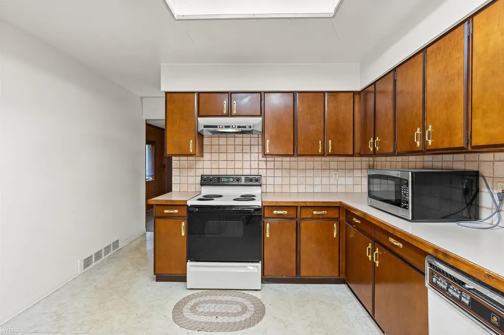 5531 Sugar Bush Lane Flint Charter Township MI 48532
