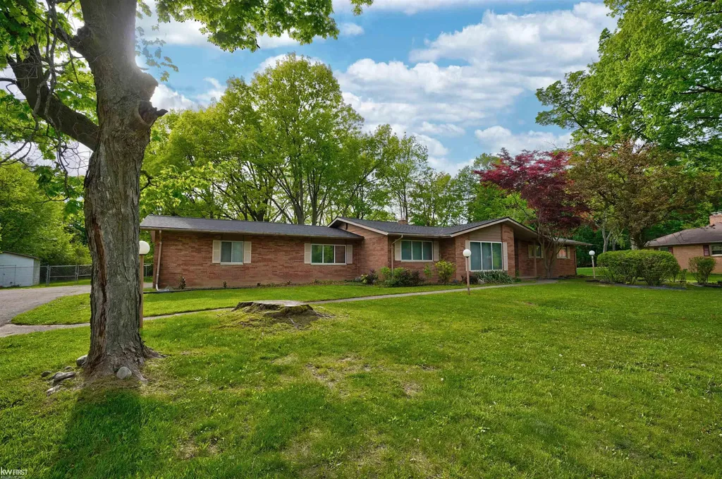 5531 Sugar Bush Lane Flint Charter Township MI 48532