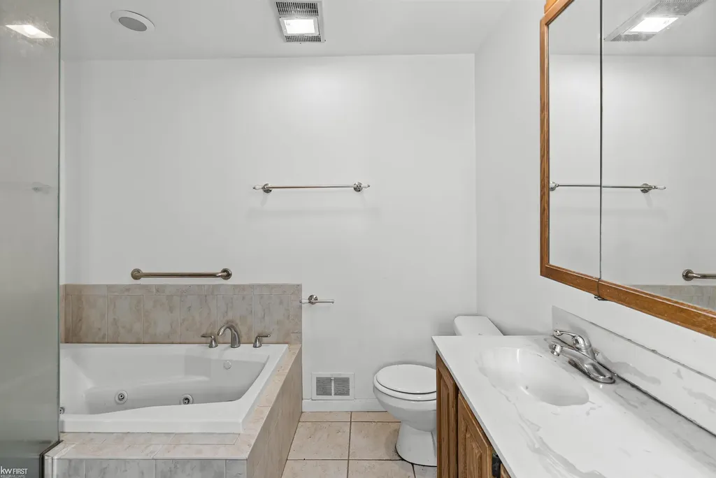 5531 Sugar Bush Lane Flint Charter Township MI 48532