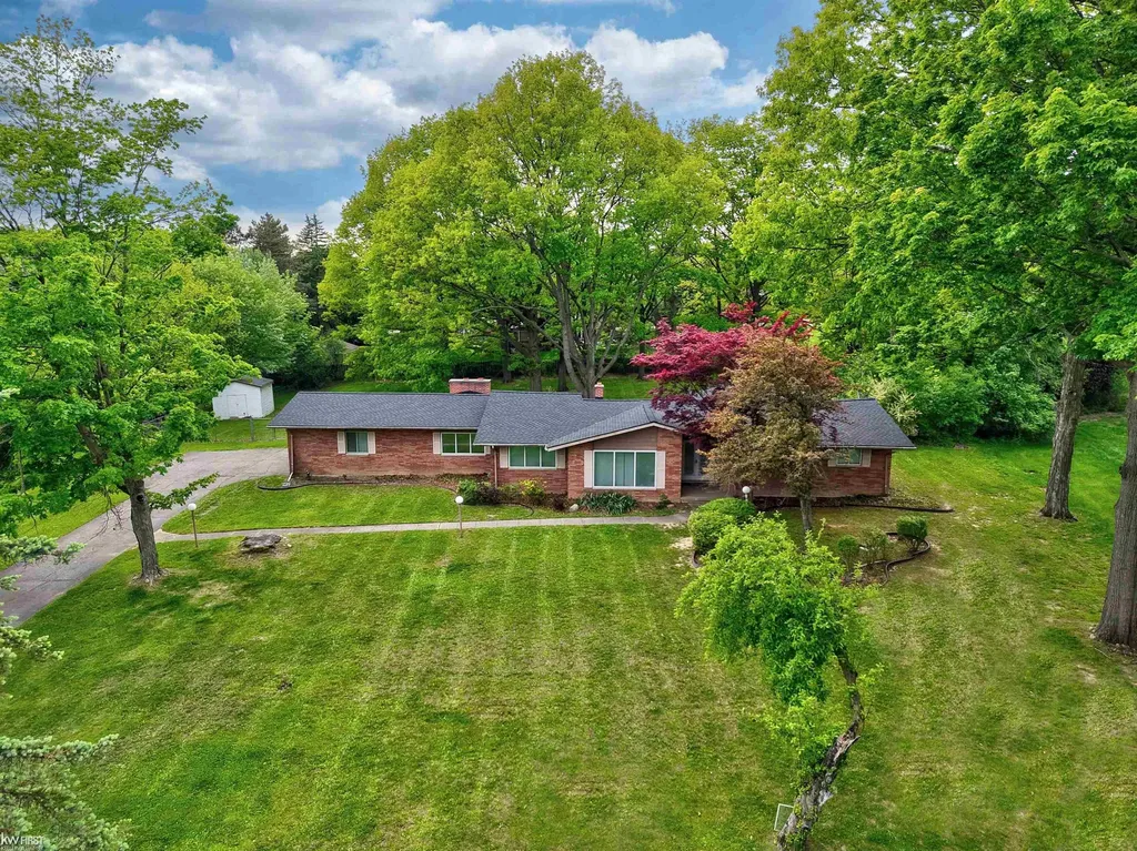 5531 Sugar Bush Lane Flint Charter Township MI 48532