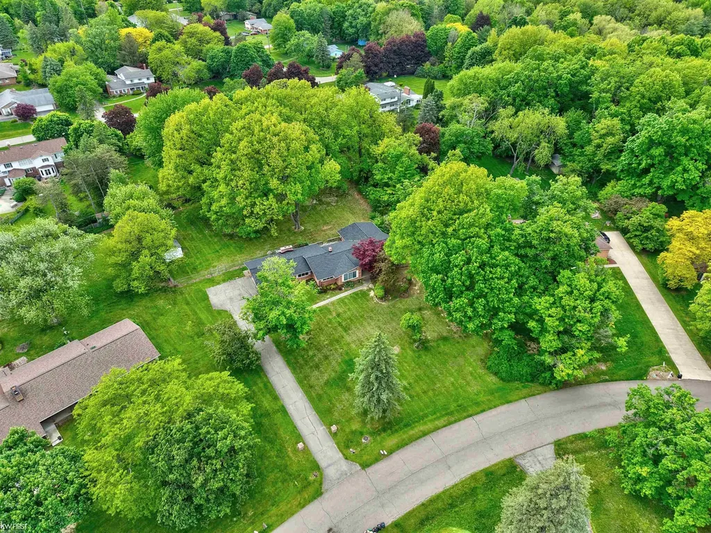 5531 Sugar Bush Lane Flint Charter Township MI 48532